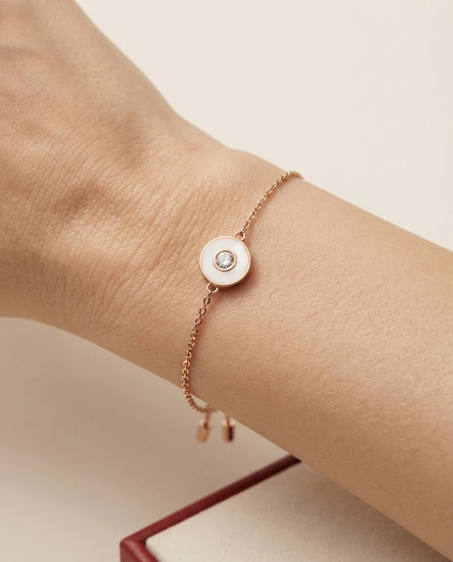 Armband 18 Karat Roségold · getragen