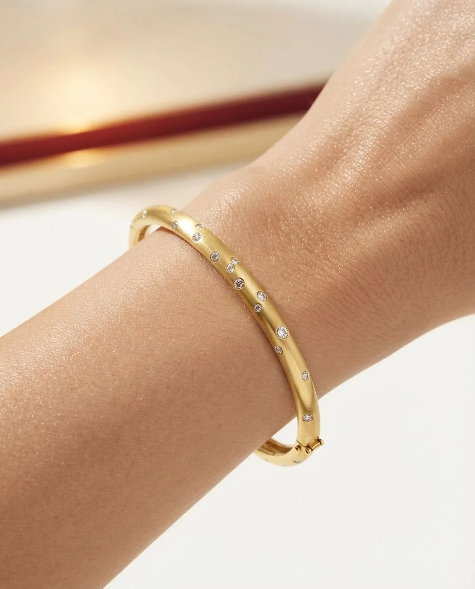 Armreif 18 Karat Gelbgold · getragen