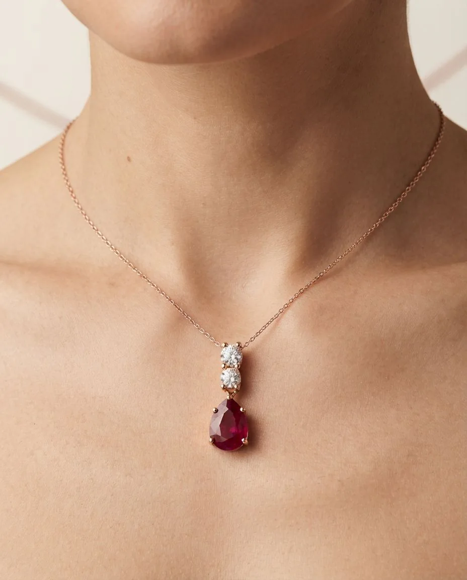 Anhänger 18 Karat Roségold, mit Öse · getragen