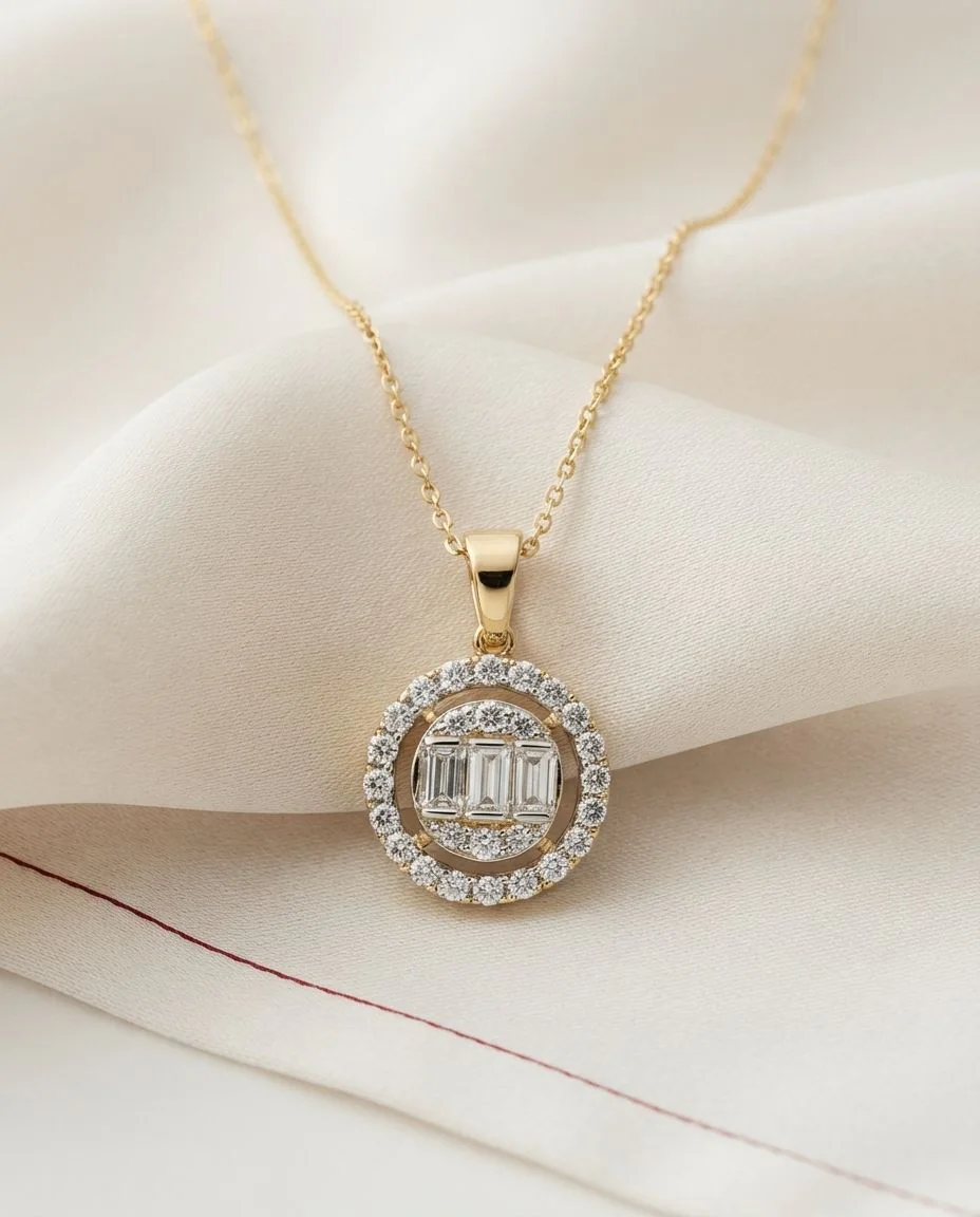 Collier 18 Karat Gelbgold · drapiert