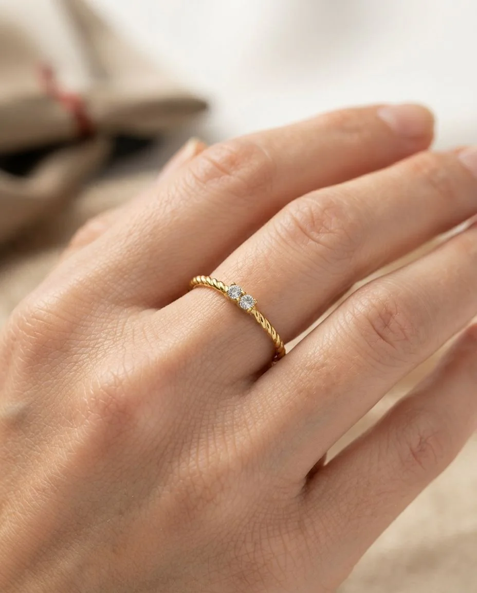 Ring 18 Karat Gelbgold · getragen