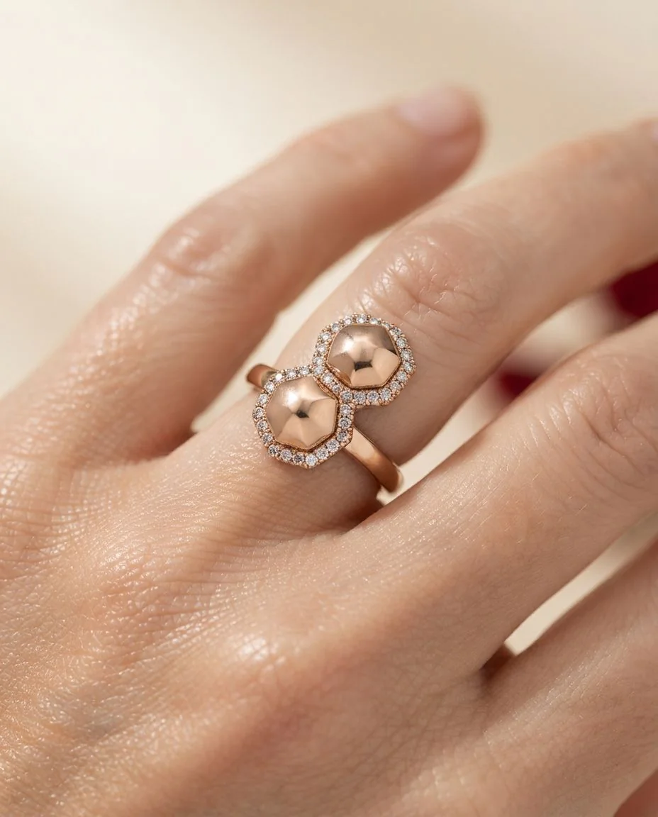 Ring 14 Karat Roségold · getragen