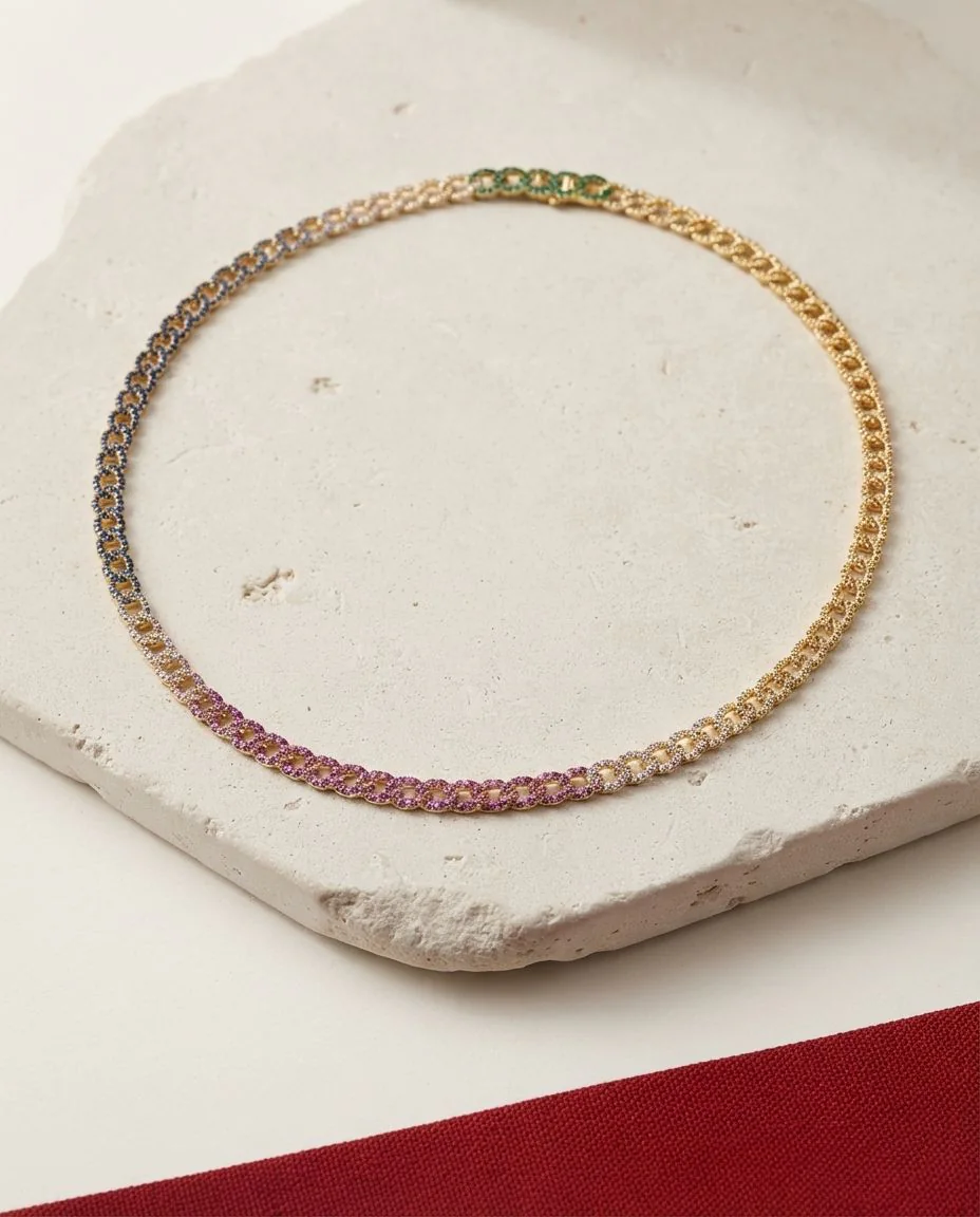 Collier 18 Karat Gelbgold · drapiert