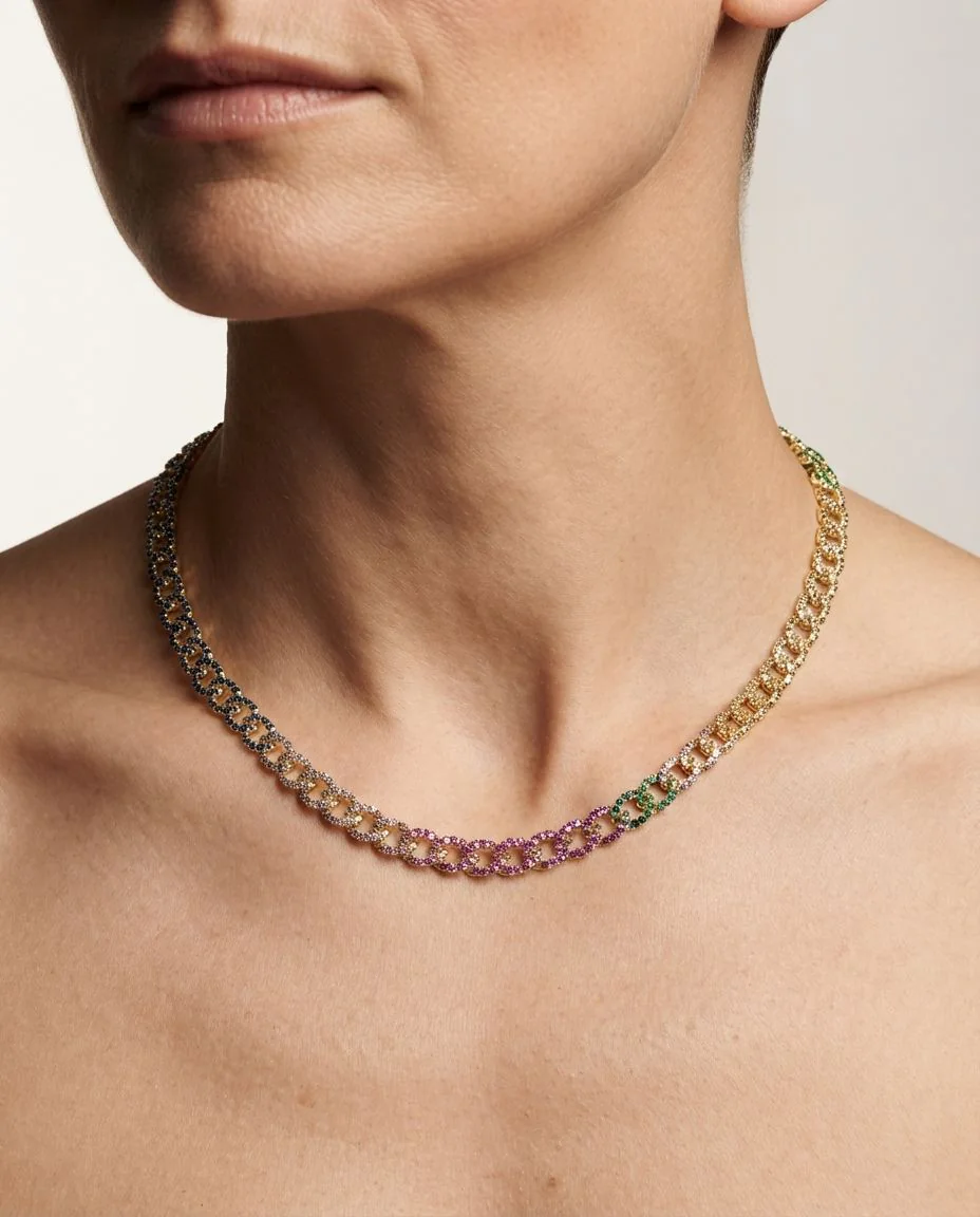 Collier 18 Karat Gelbgold · getragen