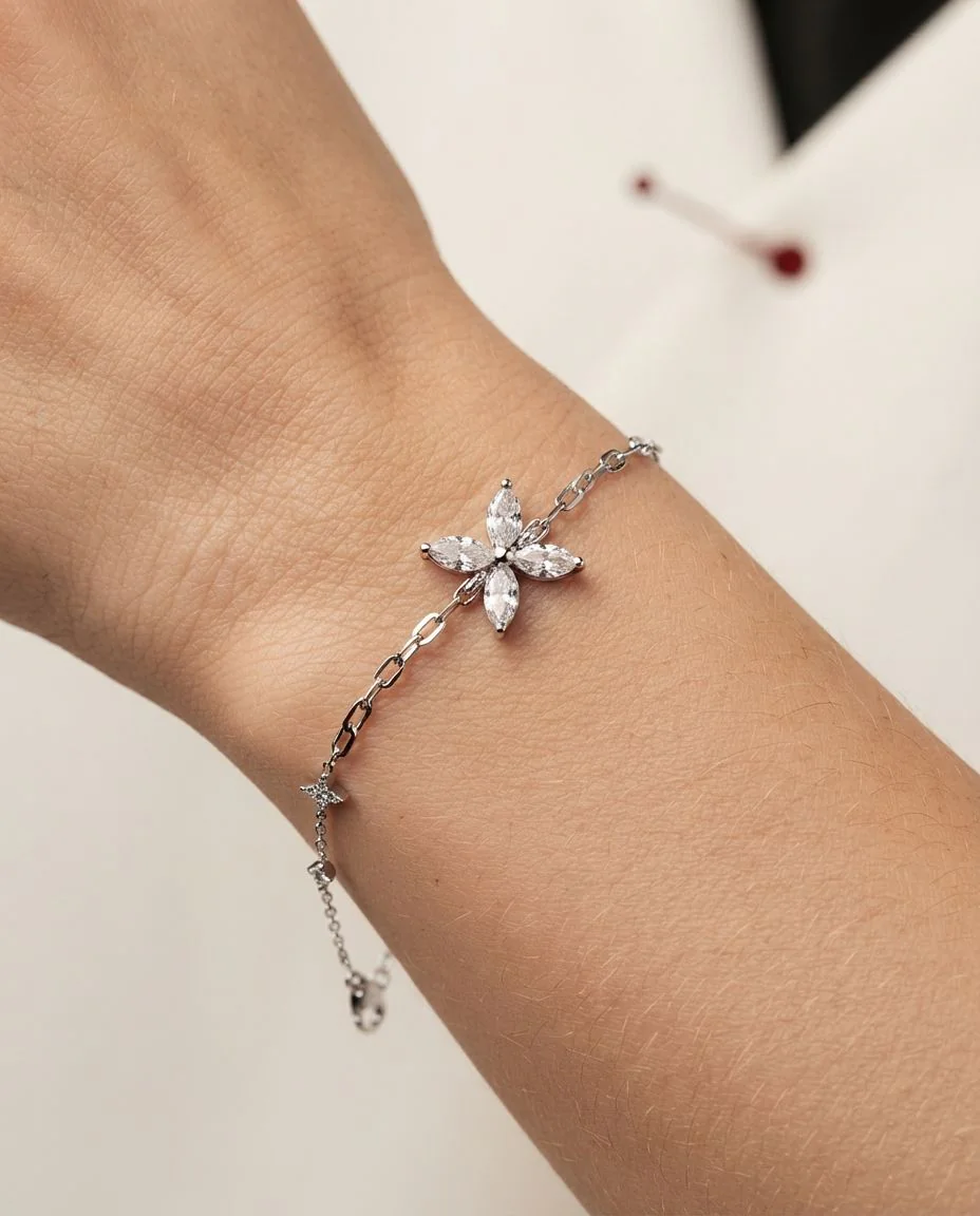 Armband 18 Karat Roségold, Länge variabel · getragen