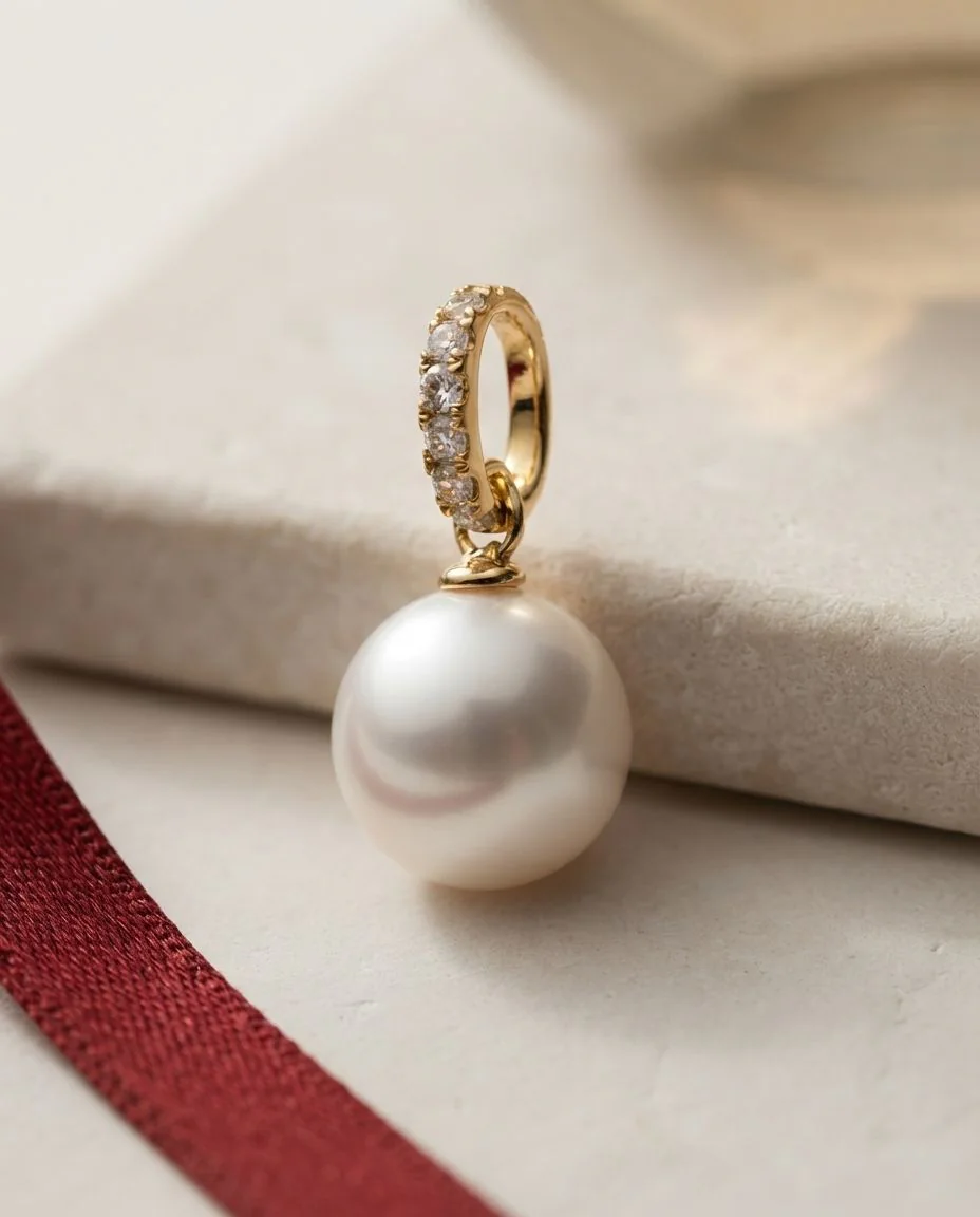 Anhänger 18 Karat Gelbgold · drapiert