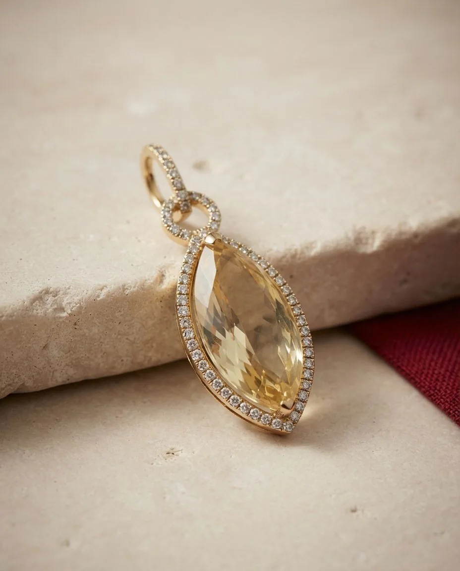 18 Karat Gelbgold, mit Öse · drapiert