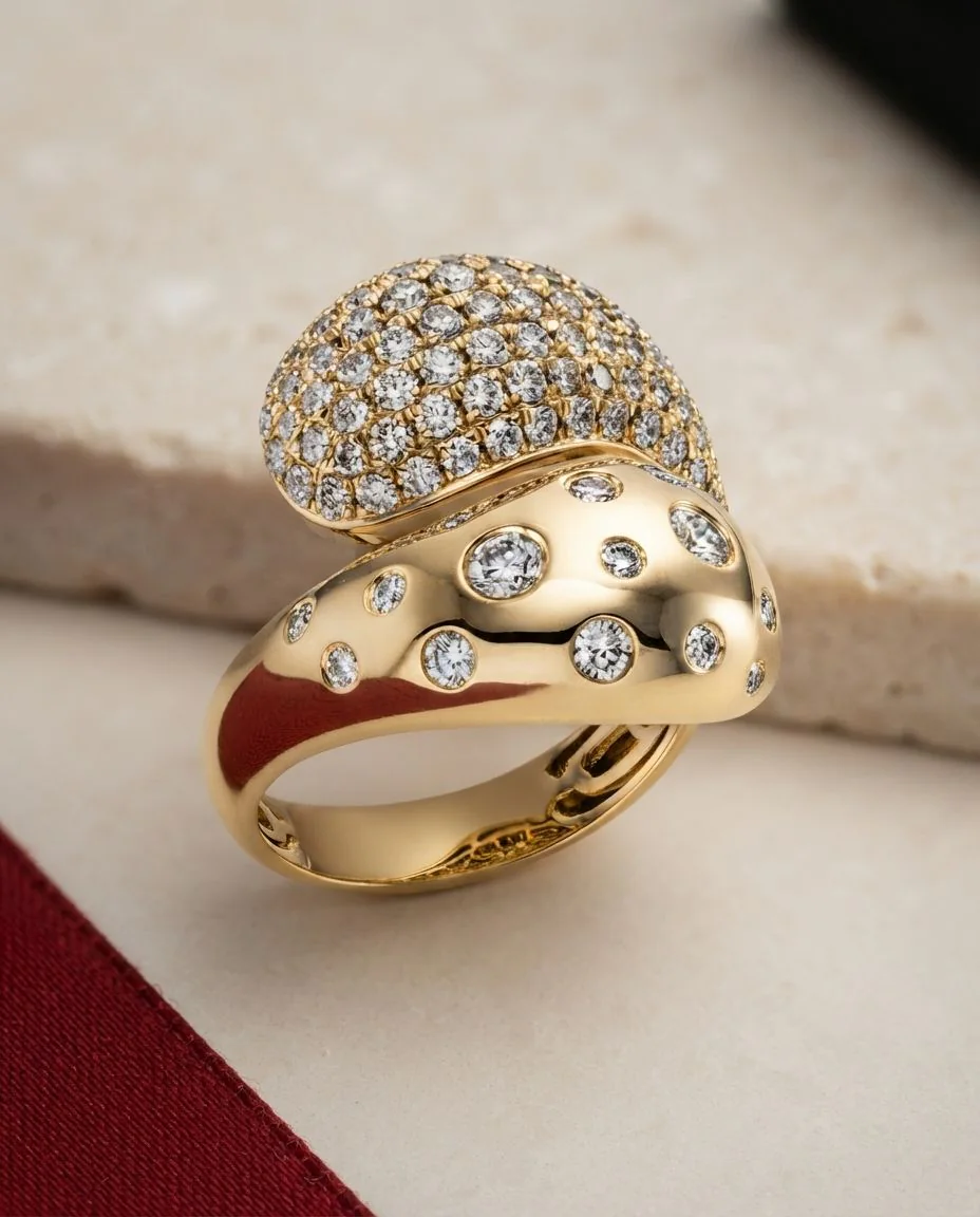 Ring 18 Karat Gelbgold · drapiert