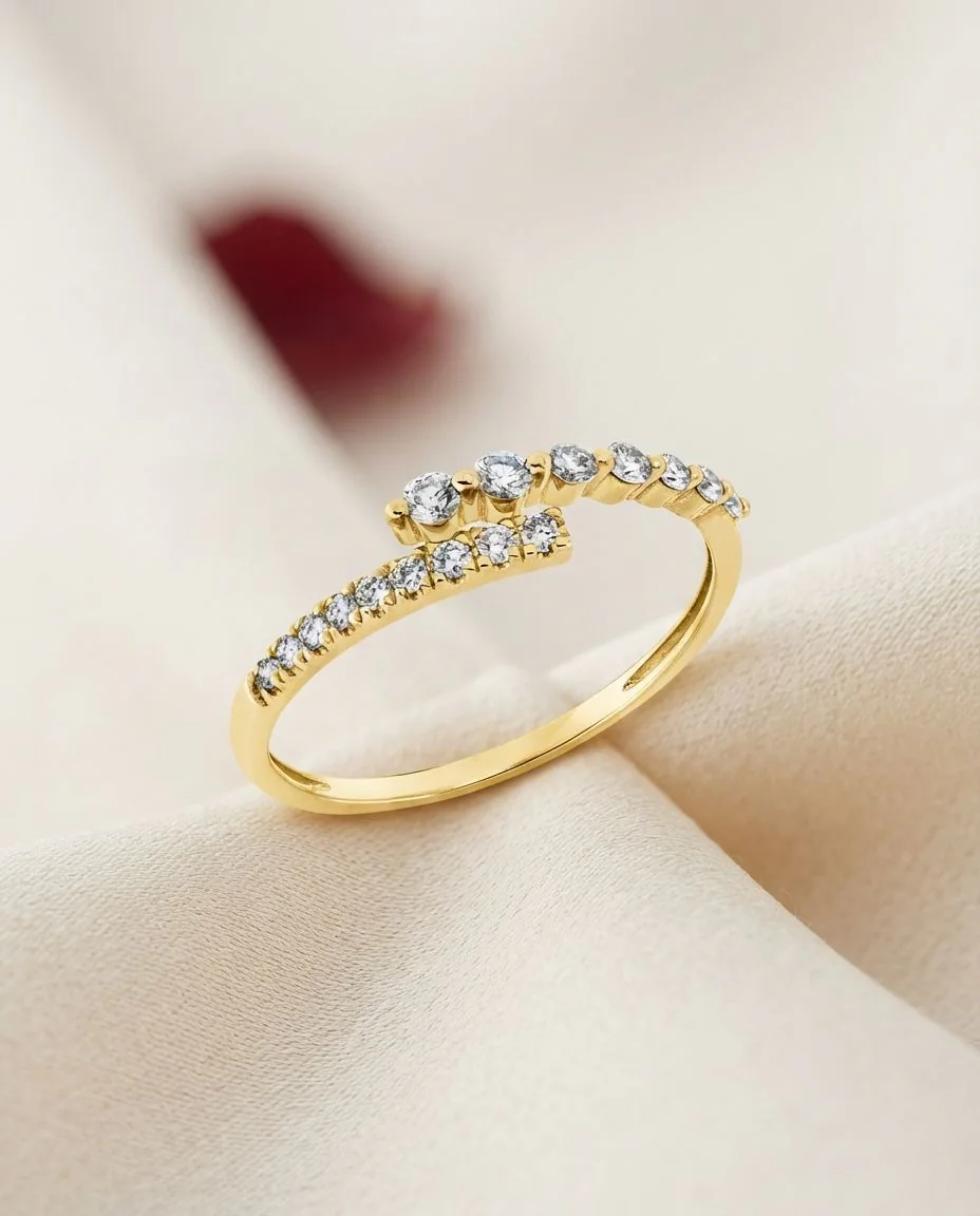 Ring 14 Karat Gelbgold · drapiert