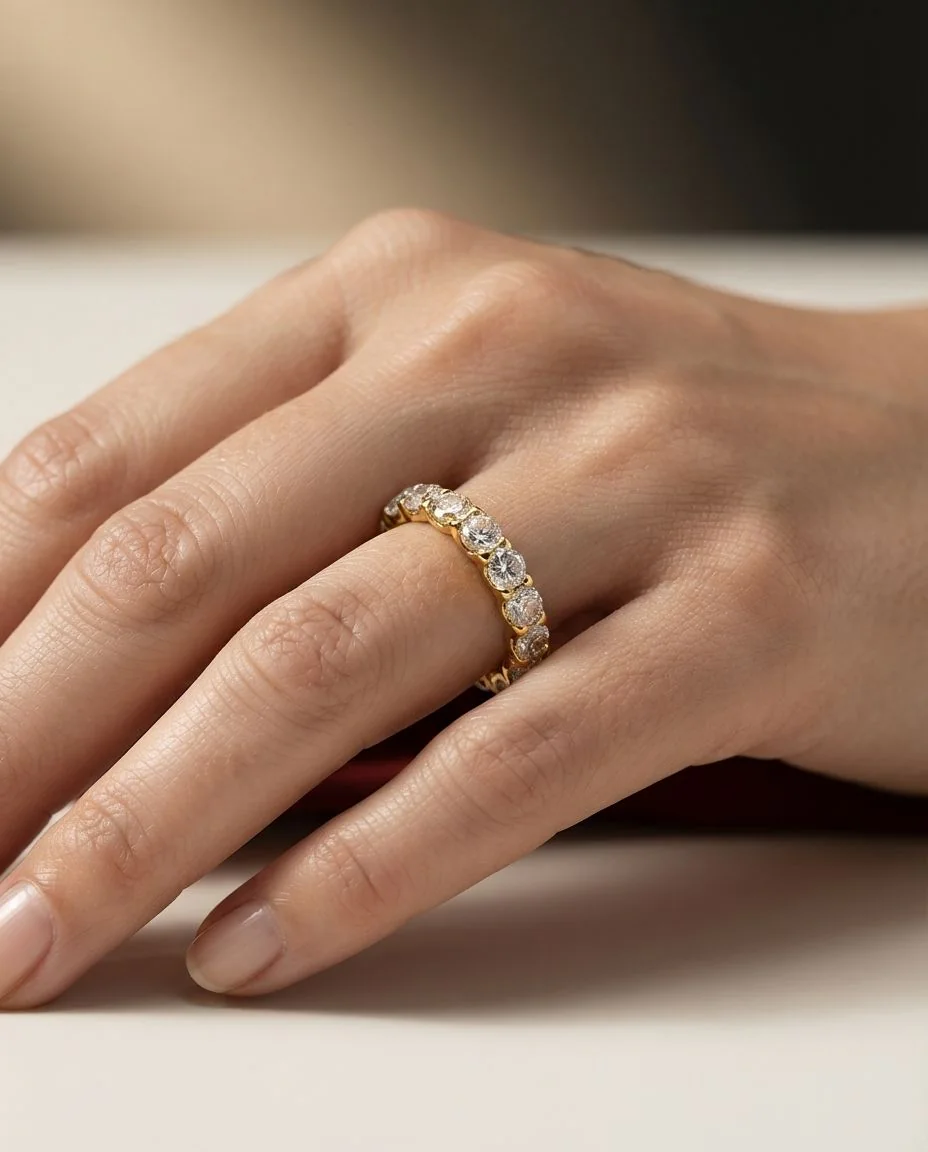 Ring 18 Karat Gelbgold · getragen