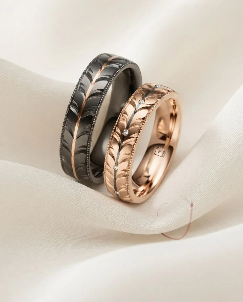 Eheringe Rotgold Tantal Handgraviert Running Leaf Border TA93 & TA94 · drapiert