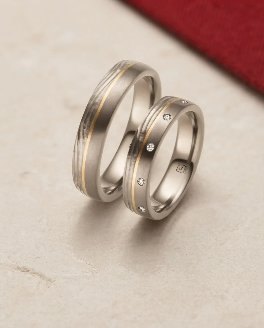 Eheringe Tantal Gold handgemacht Waves TA81 & TA82 · drapiert