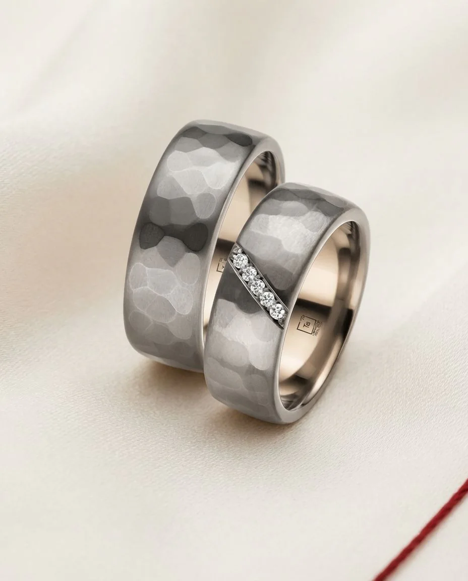 Eheringe Tantal Hammerschlag Facets TA21 & TA22 · drapiert