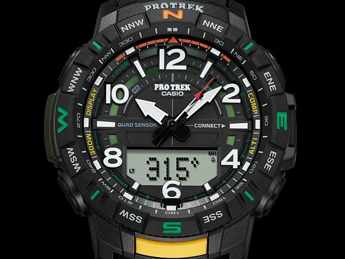 Nahaufnahme des digital-analogen Zifferblatts der PRO TREK Armbanduhr PRT-B50-1 in Schwarz zeigt Digitalkompass an.