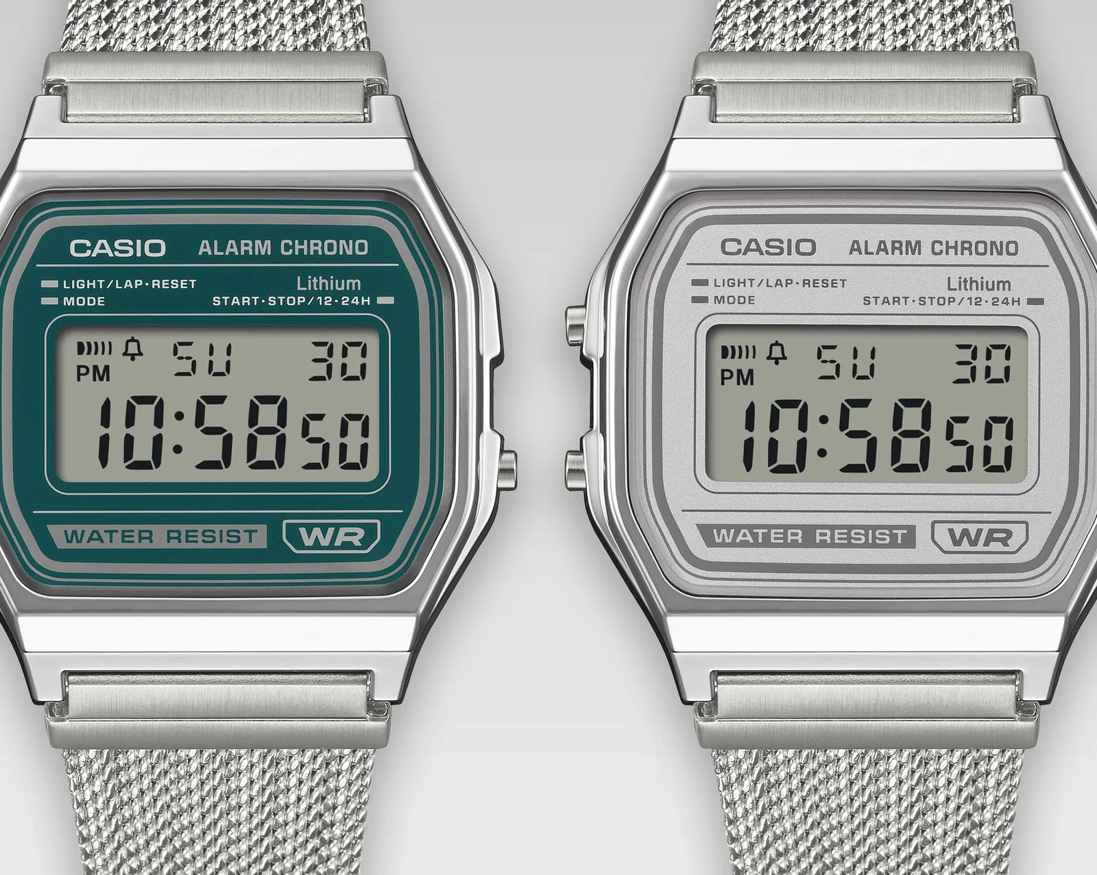 Die beiden Modelle A158WEM-3EF und A158WEM-7EF nebeneinander. Beide haben ein Mesh-Armband