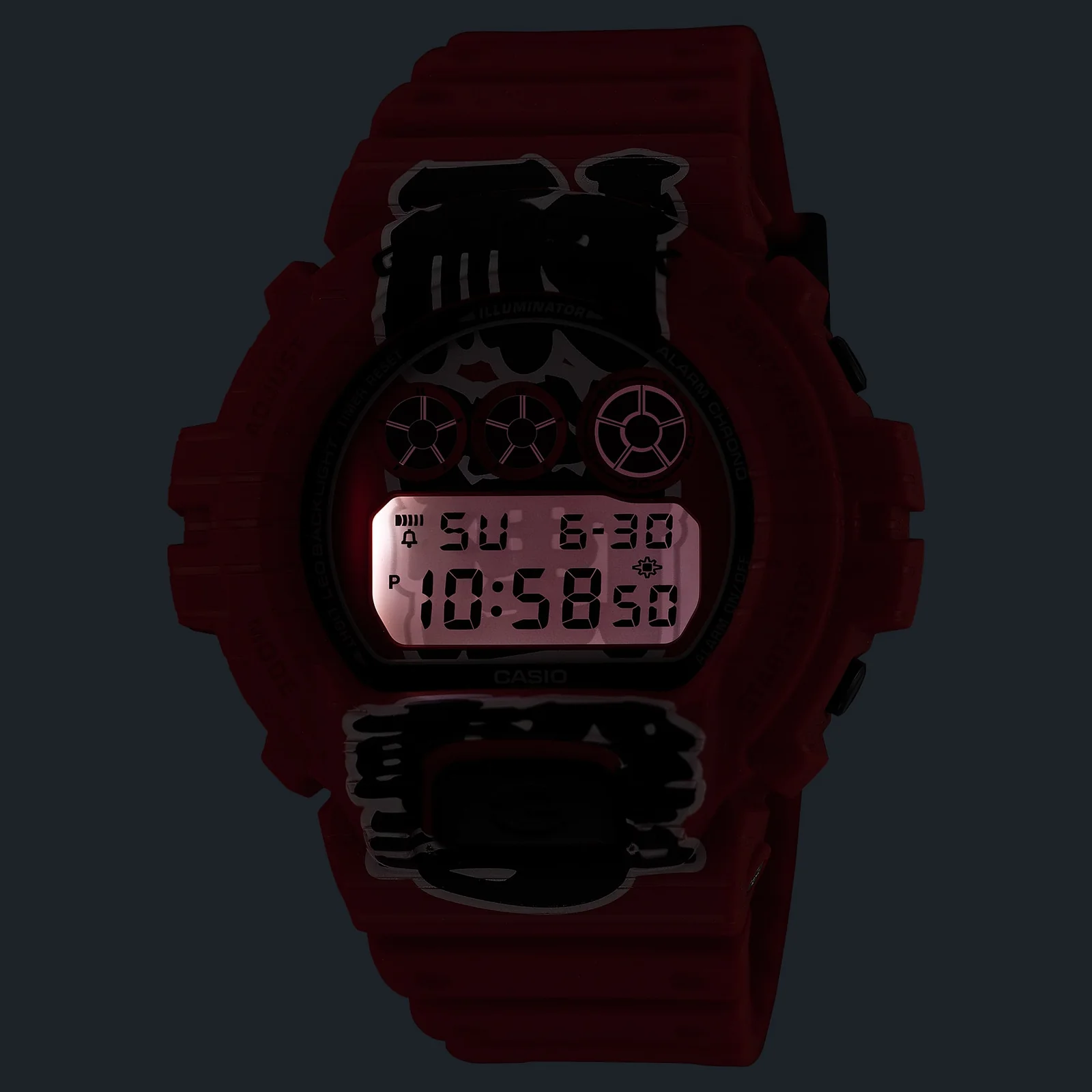 Die Armbanduhr DW-6900AKA-4ER im Dunkeln mit eingeschalteter Zifferblattbeleuchtung