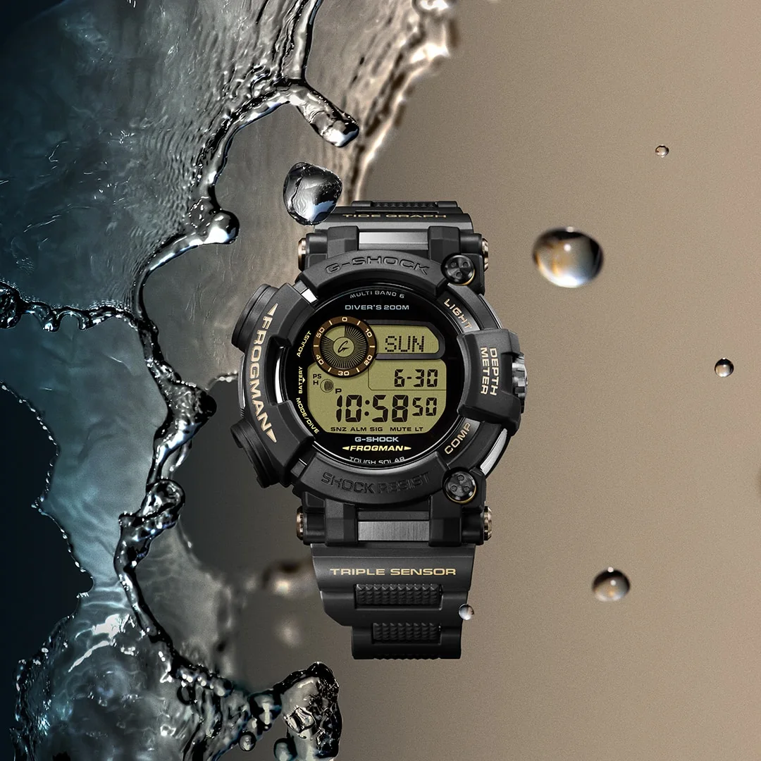 Die Armbanduhr GWF-D1000BC-1ER aus der MASTER OF G Serie von G-SHOCK ist neben Wassertropfen abgebildet