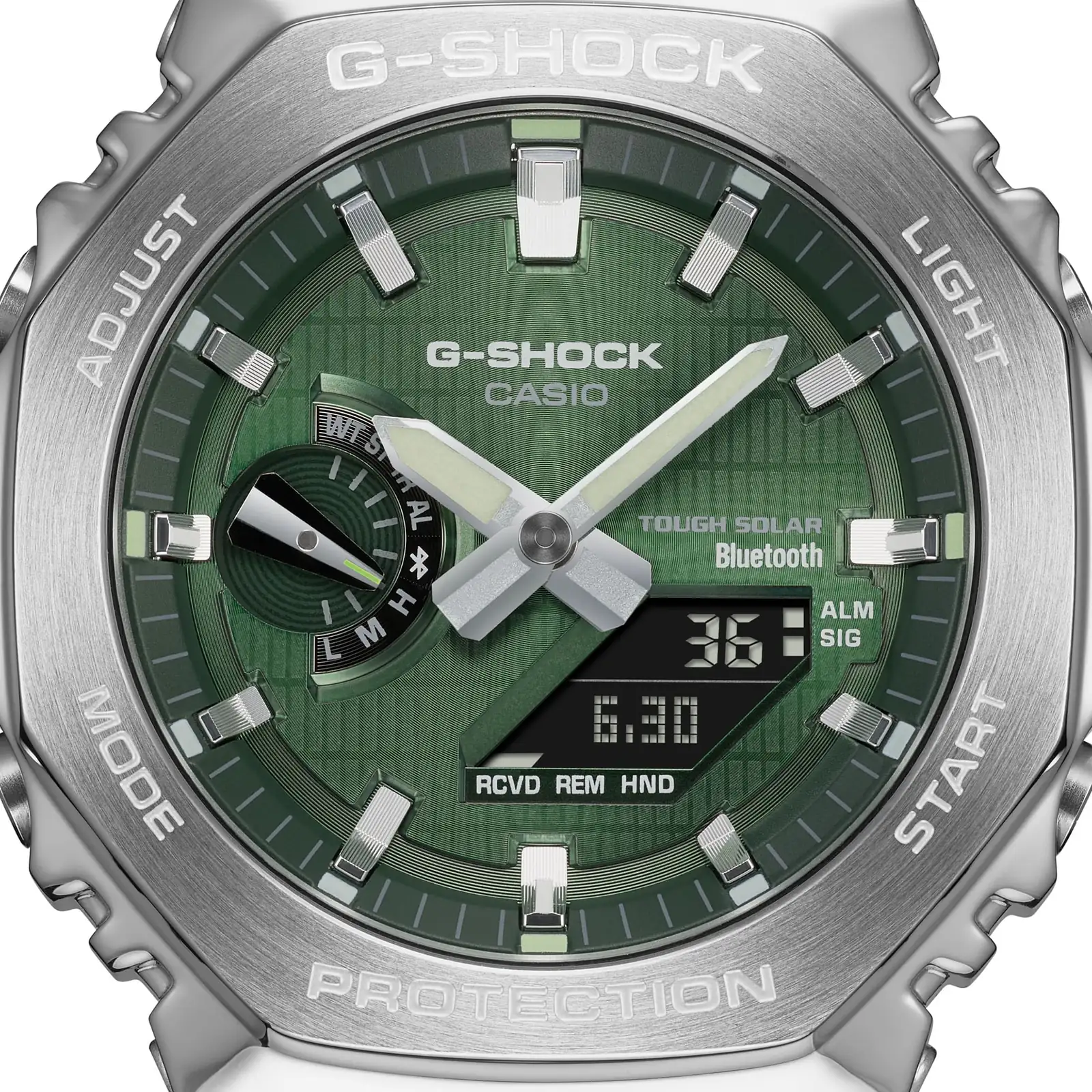 Nahaufnahme des grünen, digital-analogen Zifferblatts der G-SHOCK Armbanduhr GBM-2100A-1A3 mit einem Hilfszifferblatt und einer digitalen Anzeige in Schwarz.