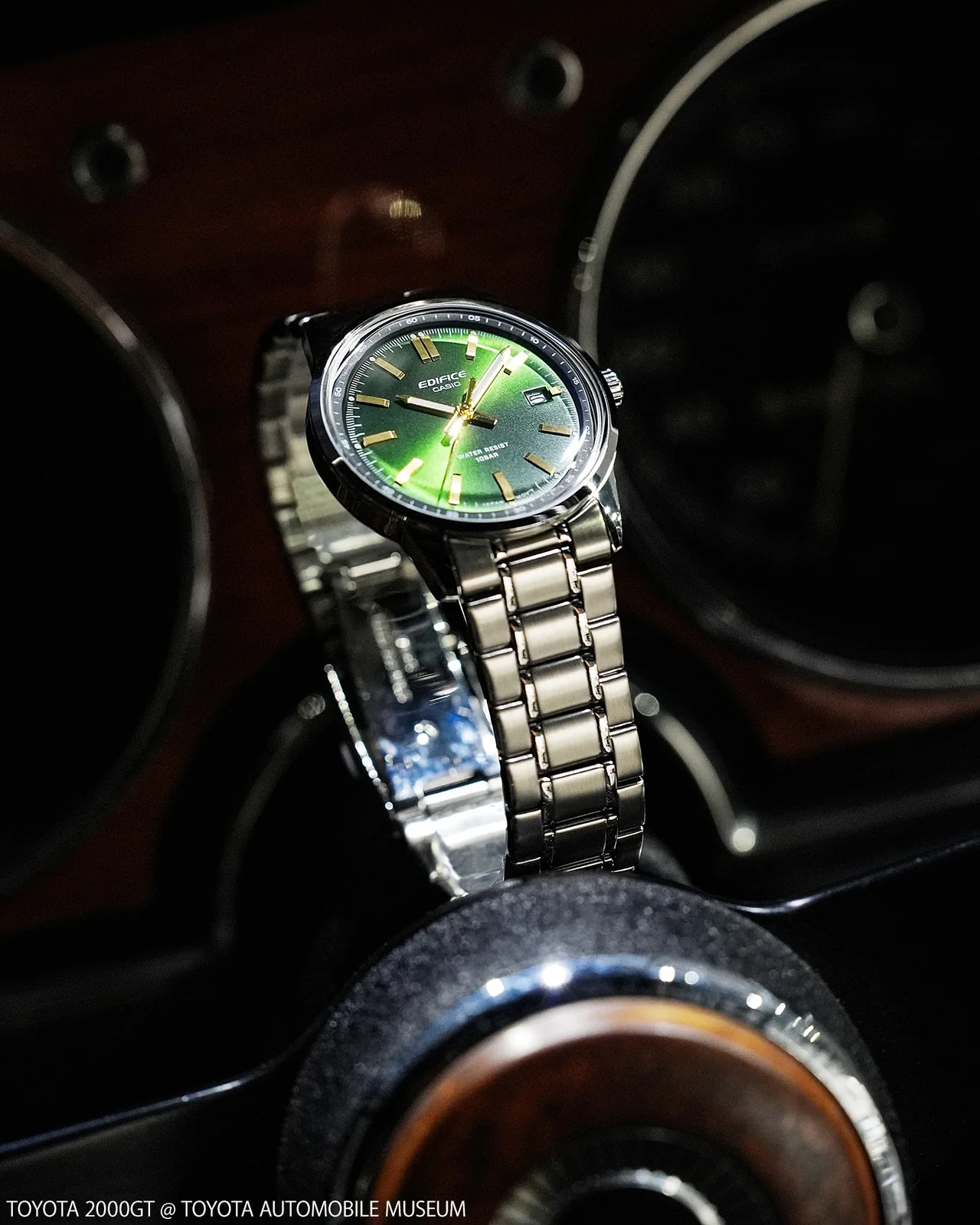 Auf der 3-Uhr-Position der Armbanduhr EFR-109D-3A befindet sich eine Datumsanzeige