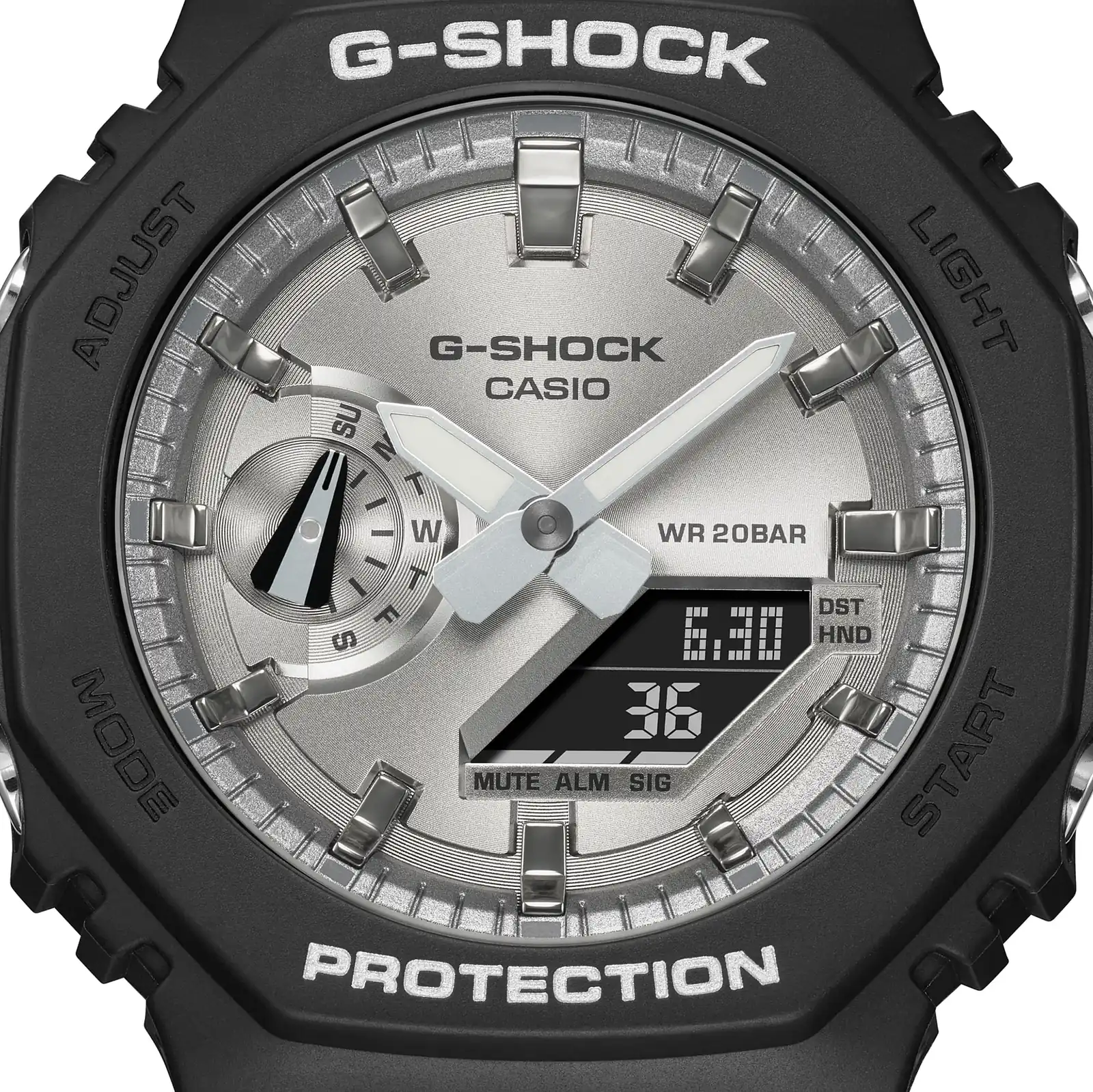 Nahaufnahme des silber-weißen, digital-analogen Zifferblatts der G-SHOCK Armbanduhr GA-2100SB-1A mit Gehäuse in Schwarz mit weißer Beschriftung.