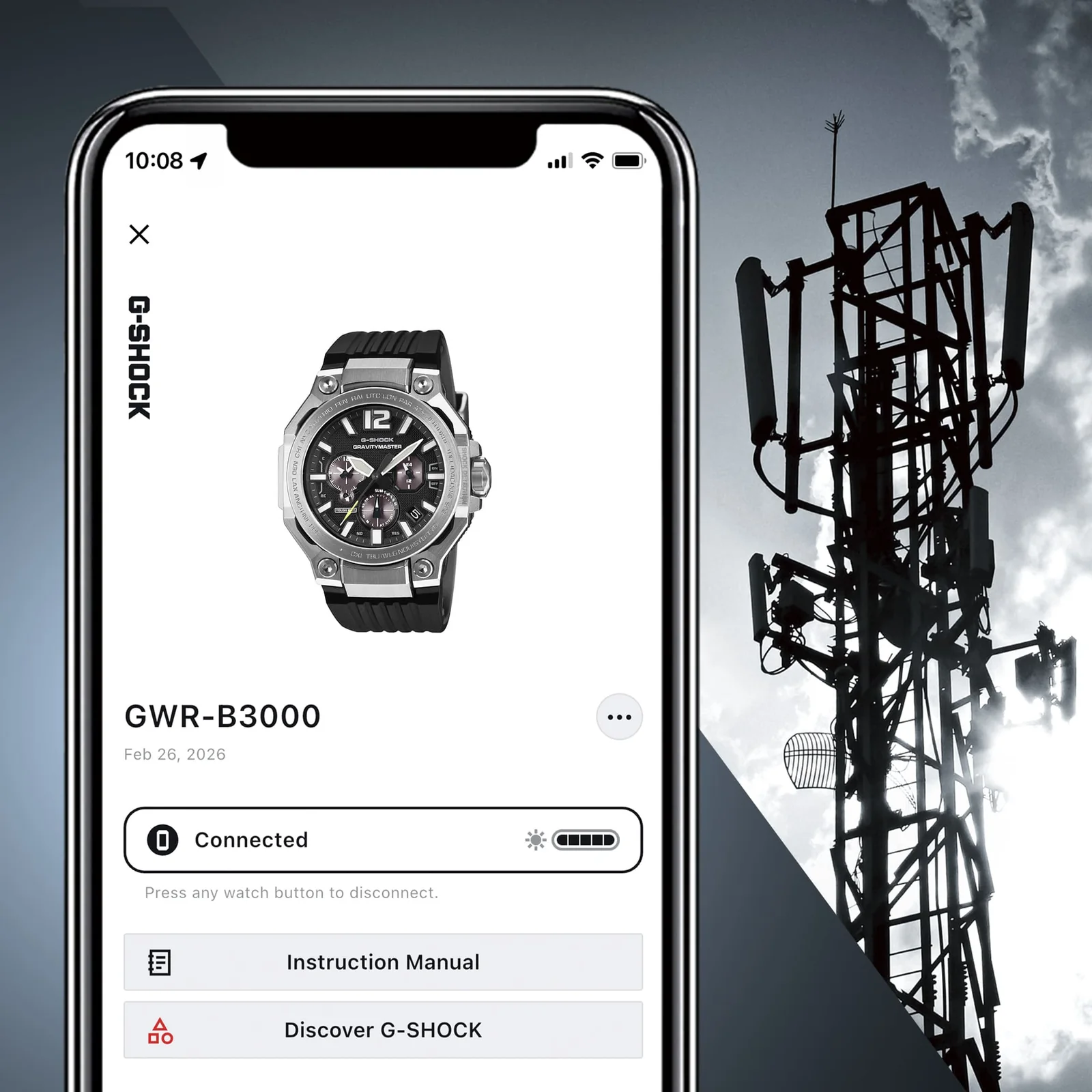 Auf dem Display eines Smartphones ist die Armbanduhr GWR-B3000-1AER sehen und im Hintergrund ein Funkturm