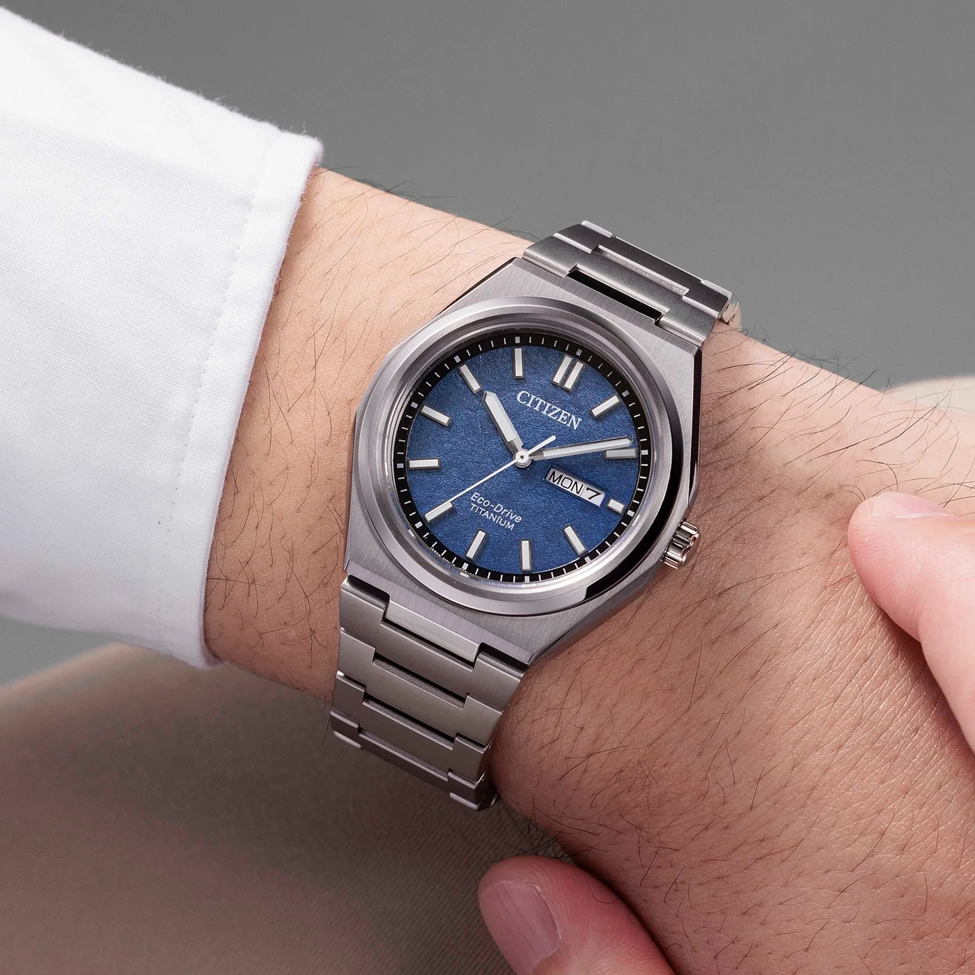 Citizen AW0130-85LC – Ansicht 2